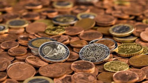 انتقاد از توزیع سکه در بازار برای مقابله با افزایش قیمت