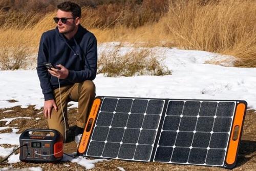 تبدیل پنل خورشیدی به برق ۲۲۰ ولت امکان پذیر است؟