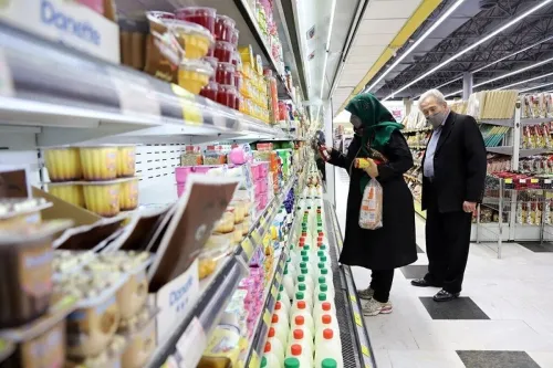 طرح تورم صفر شهرداری 15 کالای اساسی با قیمت مصوب در میادین تره بار و فروشگاه های شهروند عرضه می شود